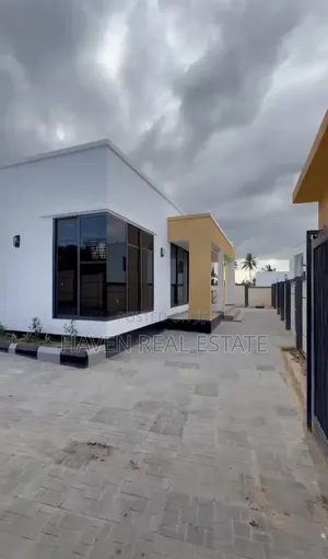 3bdrm House in Goba for sale