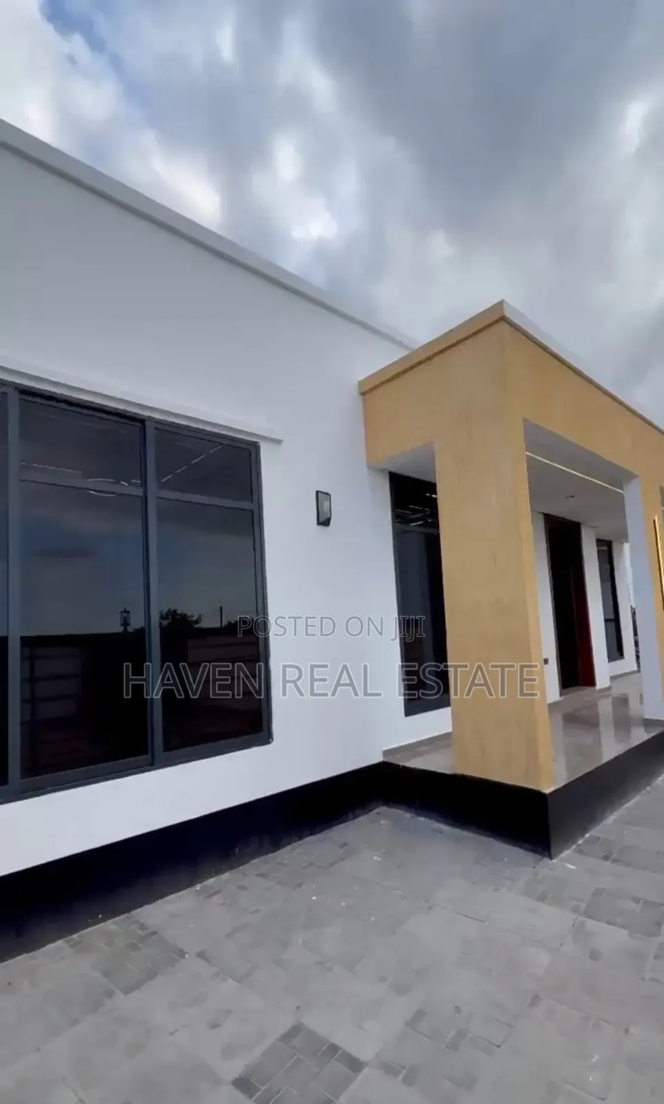 3bdrm House in Goba for sale