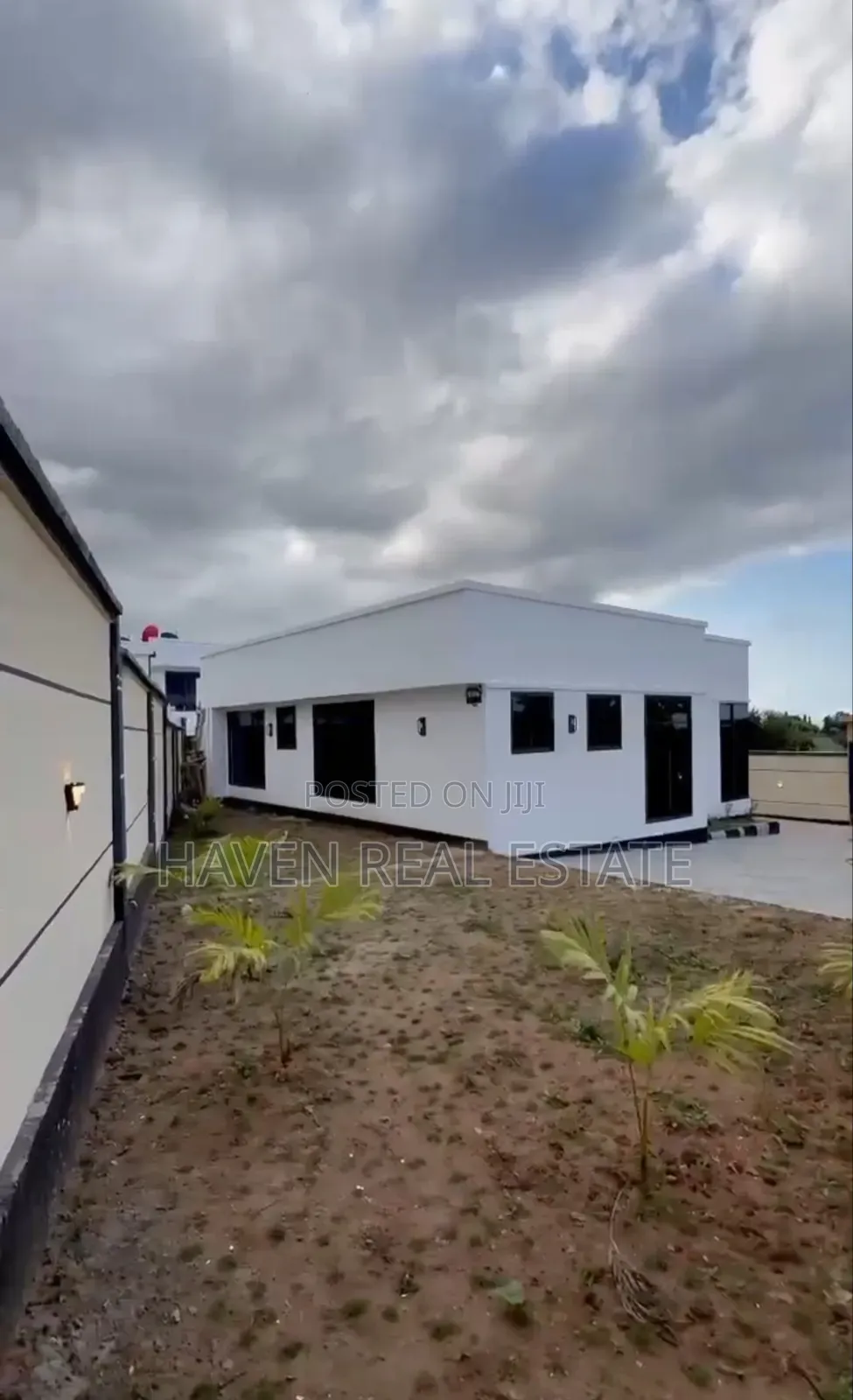 3bdrm House in Goba for sale
