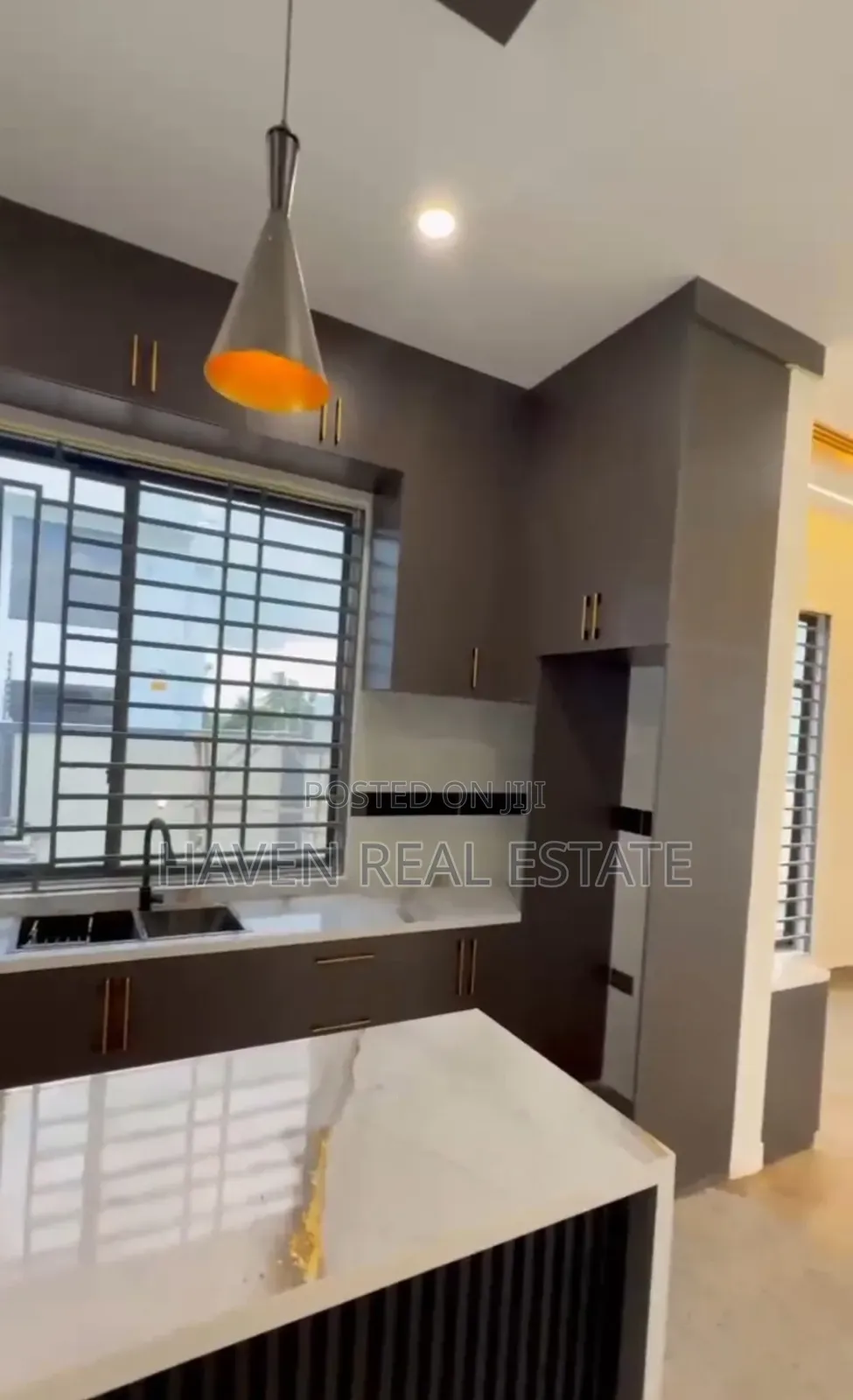 3bdrm House in Goba for sale