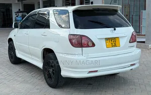 Toyota Harrier 2004 White