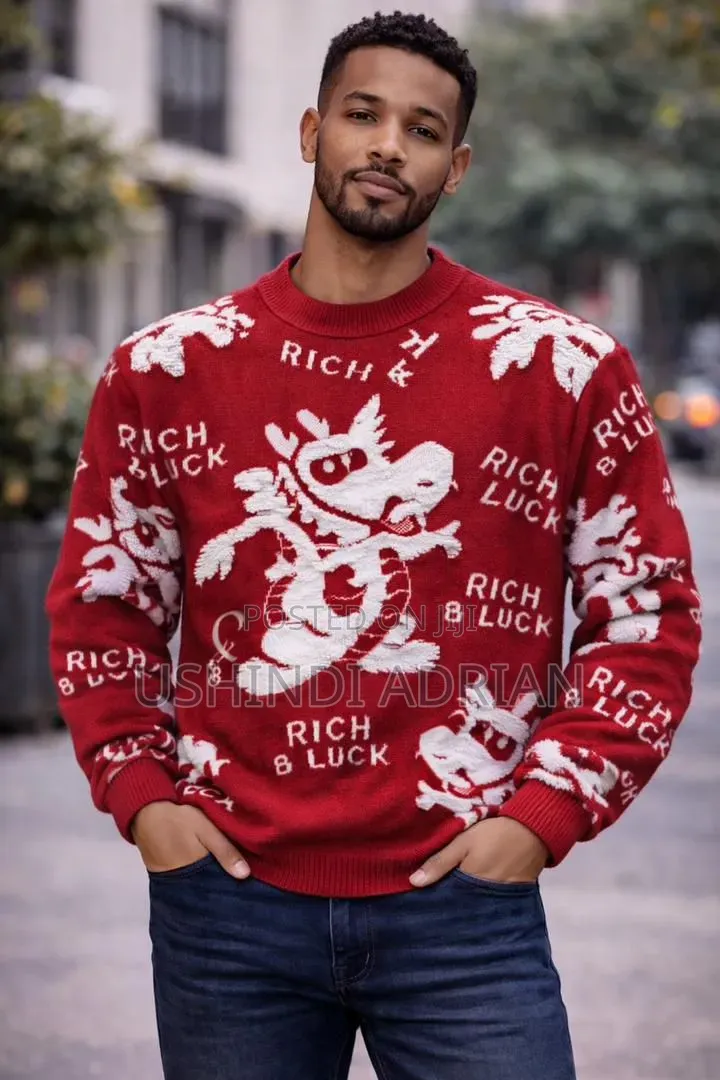  Unisex Round Neck Sweater