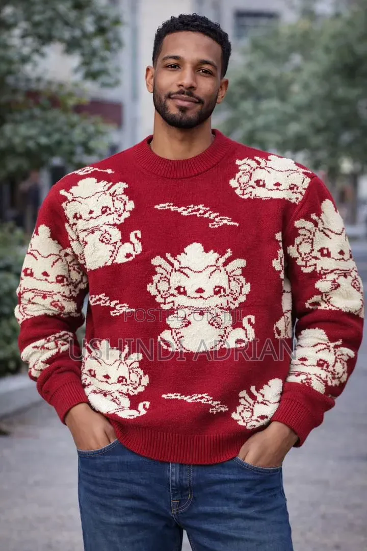  Unisex Round Neck Sweater