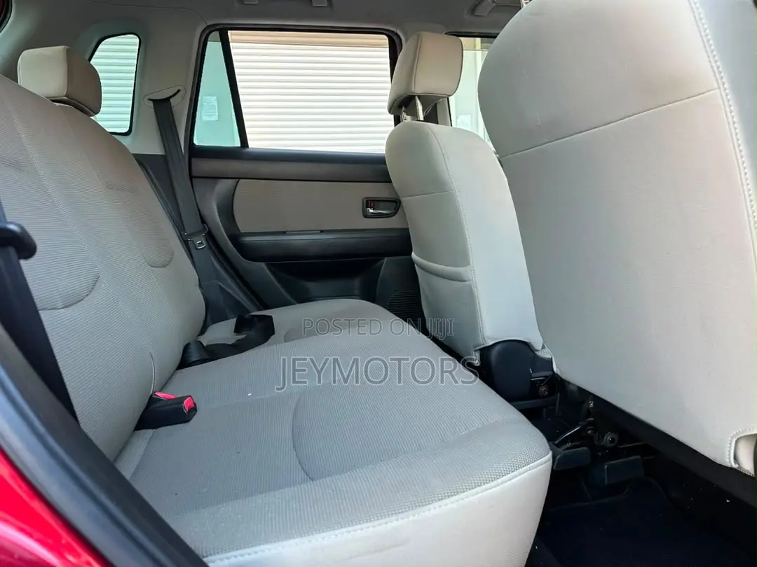 Mazda Verisa 2005 Maroon