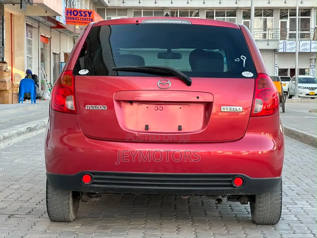Mazda Verisa 2005 Maroon