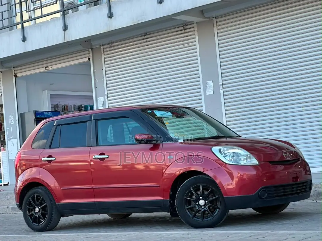 Mazda Verisa 2005 Maroon
