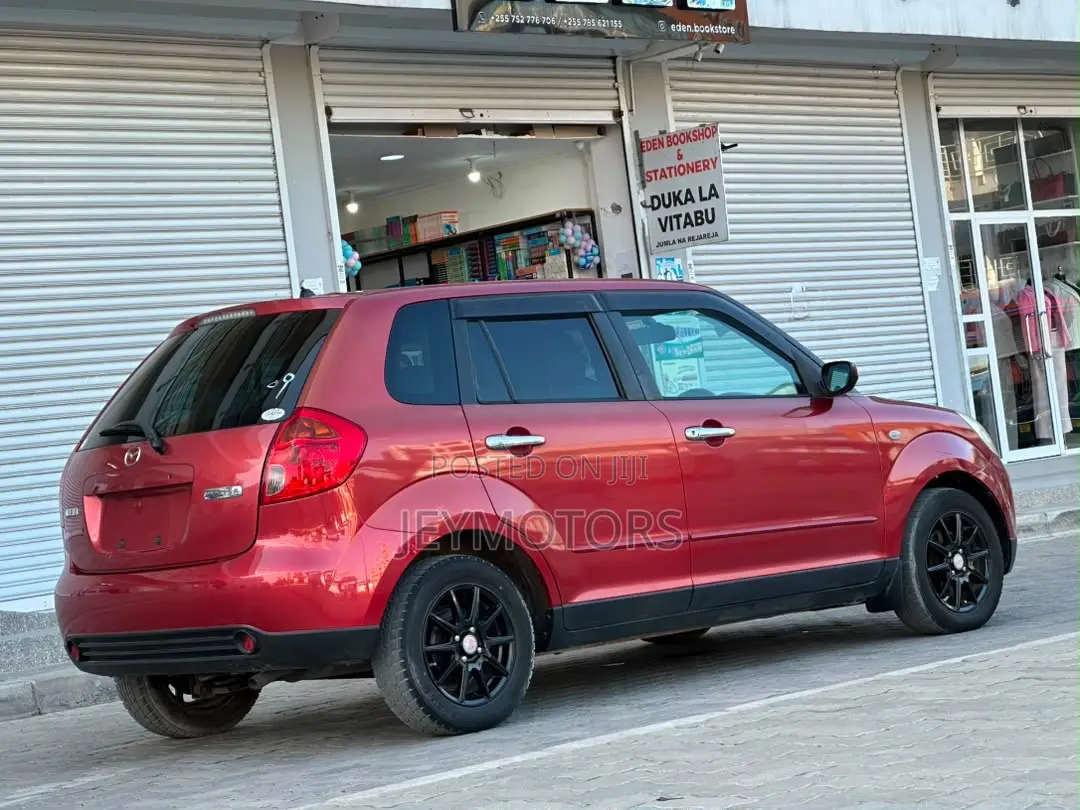 Mazda Verisa 2005 Maroon