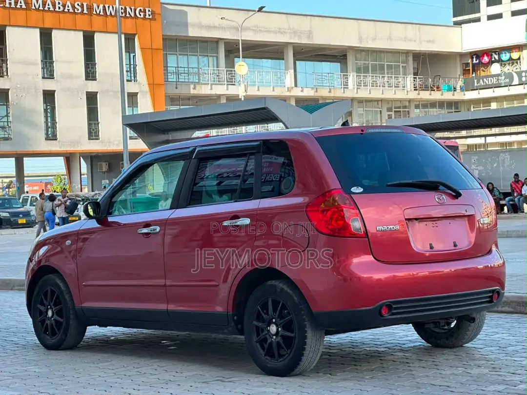 Mazda Verisa 2005 Maroon