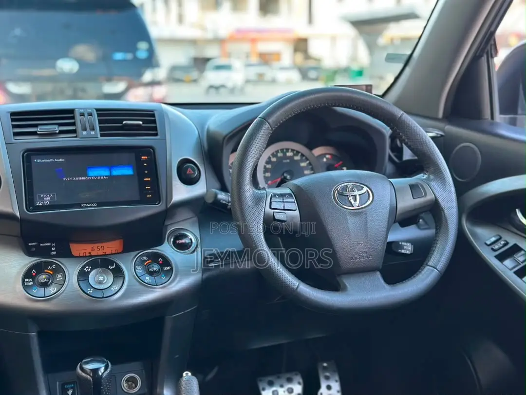 Toyota Vanguard 2012 Black