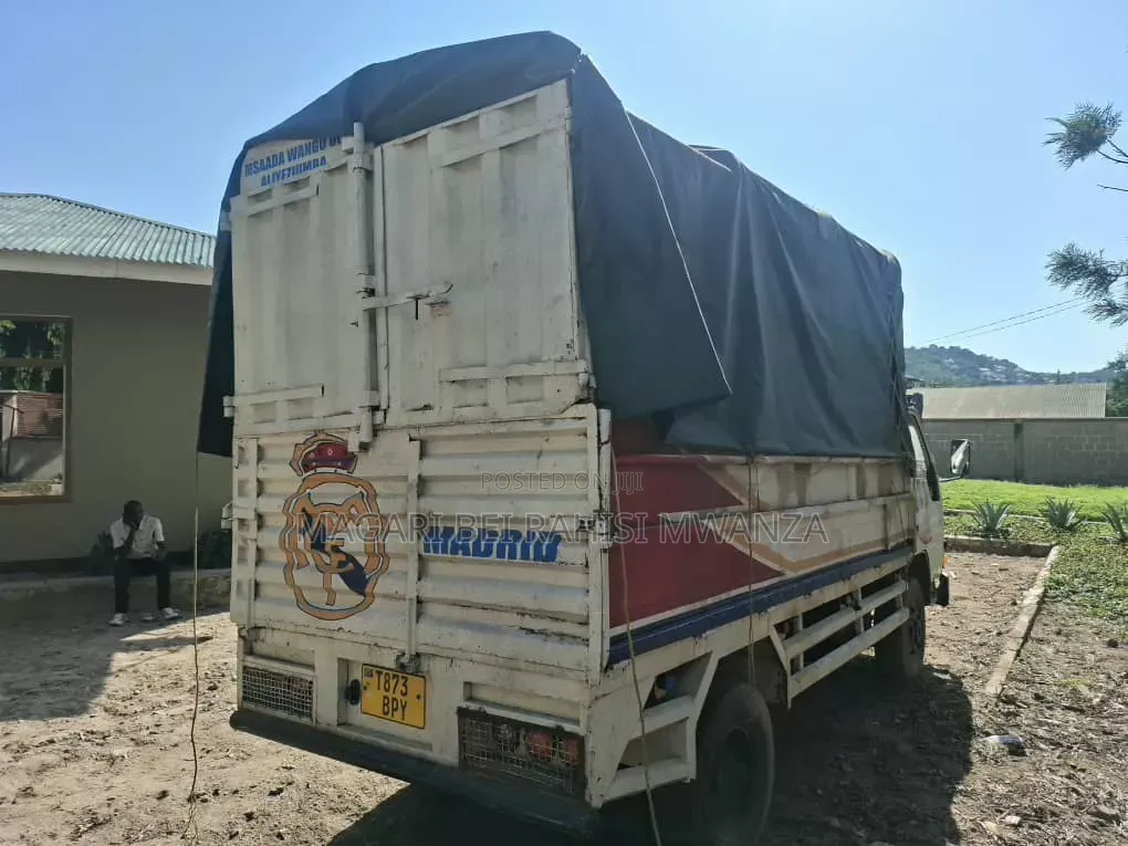 Mitsubishi Airtrek 2003 White