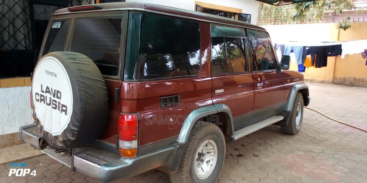 Toyota Land Cruiser Prado 2000 Red