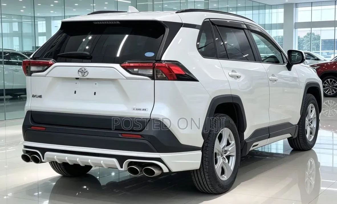 Toyota RAV4 2021 White