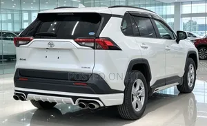 Toyota RAV4 2021 White