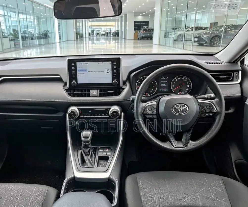 Toyota RAV4 2021 White