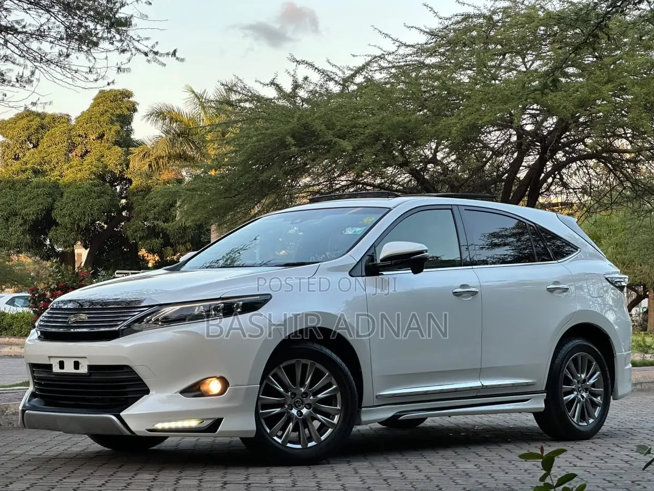 Toyota Harrier 2.0 2016 White