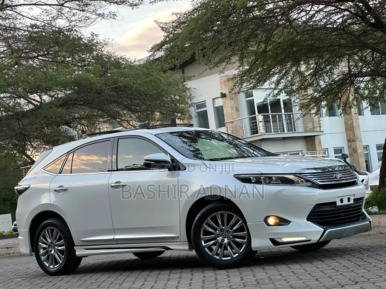 Toyota Harrier 2.0 2016 White
