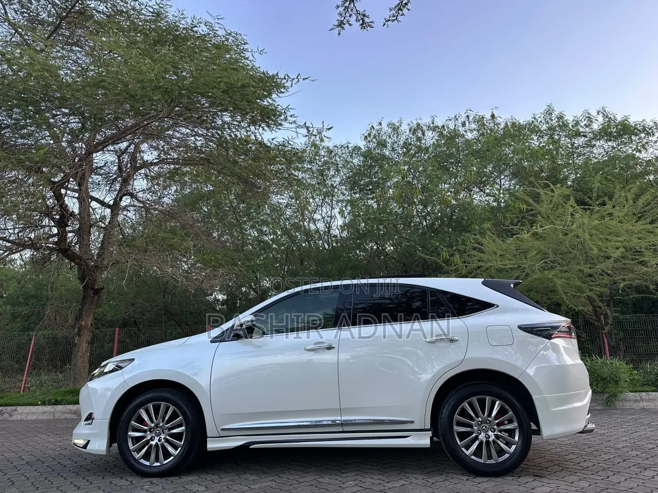 Toyota Harrier 2.0 2016 White