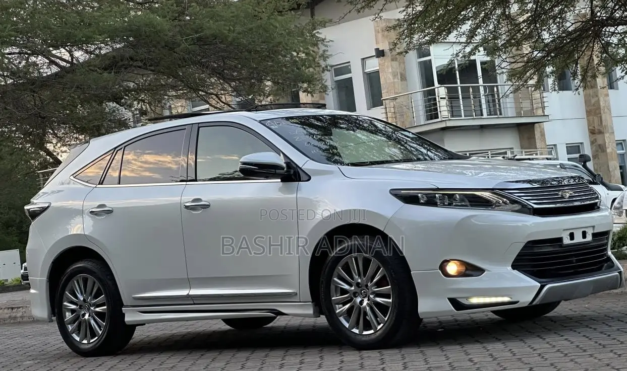 Toyota Harrier 2.0 2016 White
