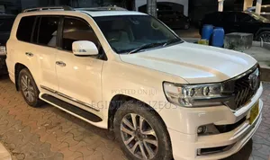 Toyota Land Cruiser 2016 White