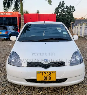 Toyota Vitz 2002 White