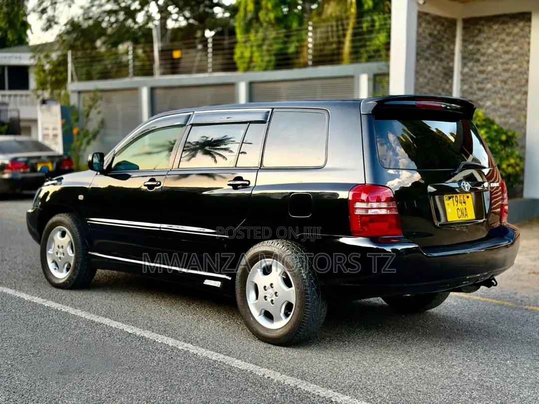 Toyota Kluger 2004 Black