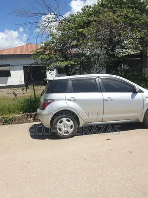 Toyota IST 2003 Silver