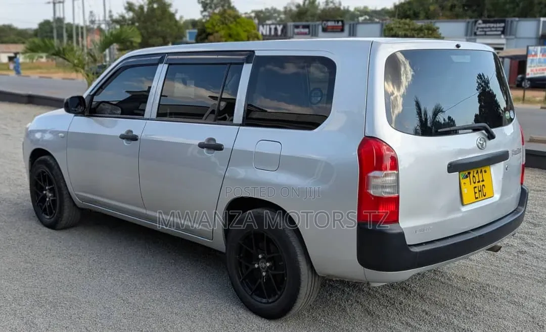 Toyota Probox 2016 Silver