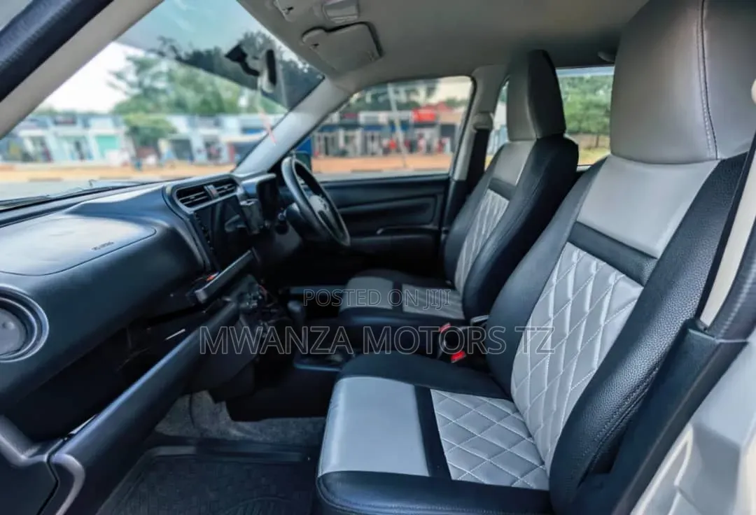 Toyota Probox 2016 Silver