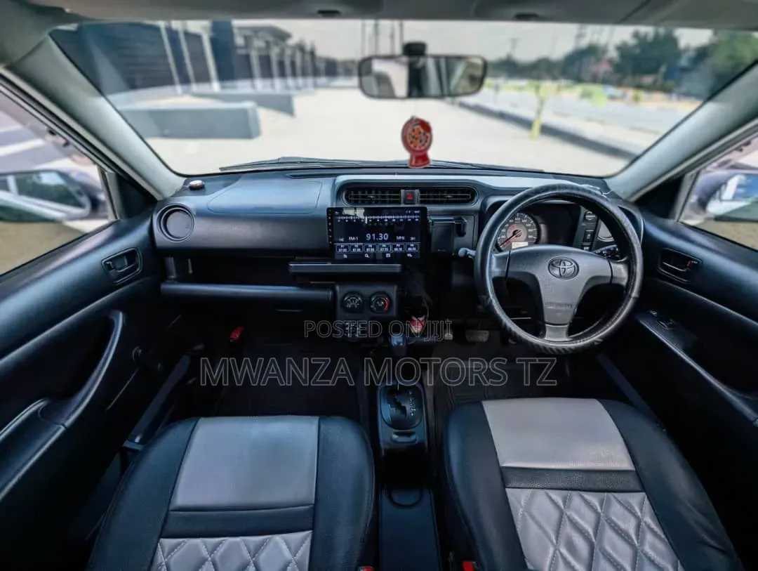 Toyota Probox 2016 Silver