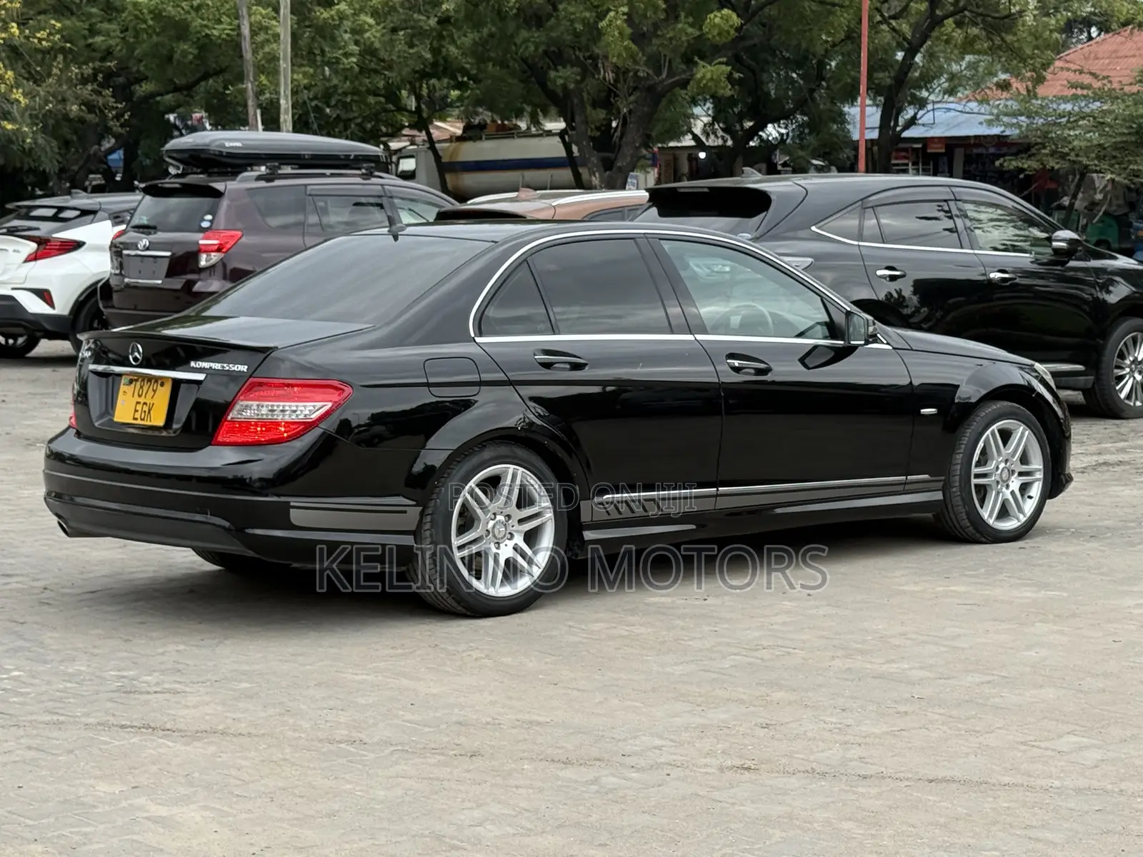 Mercedes-Benz C200 2009 Black