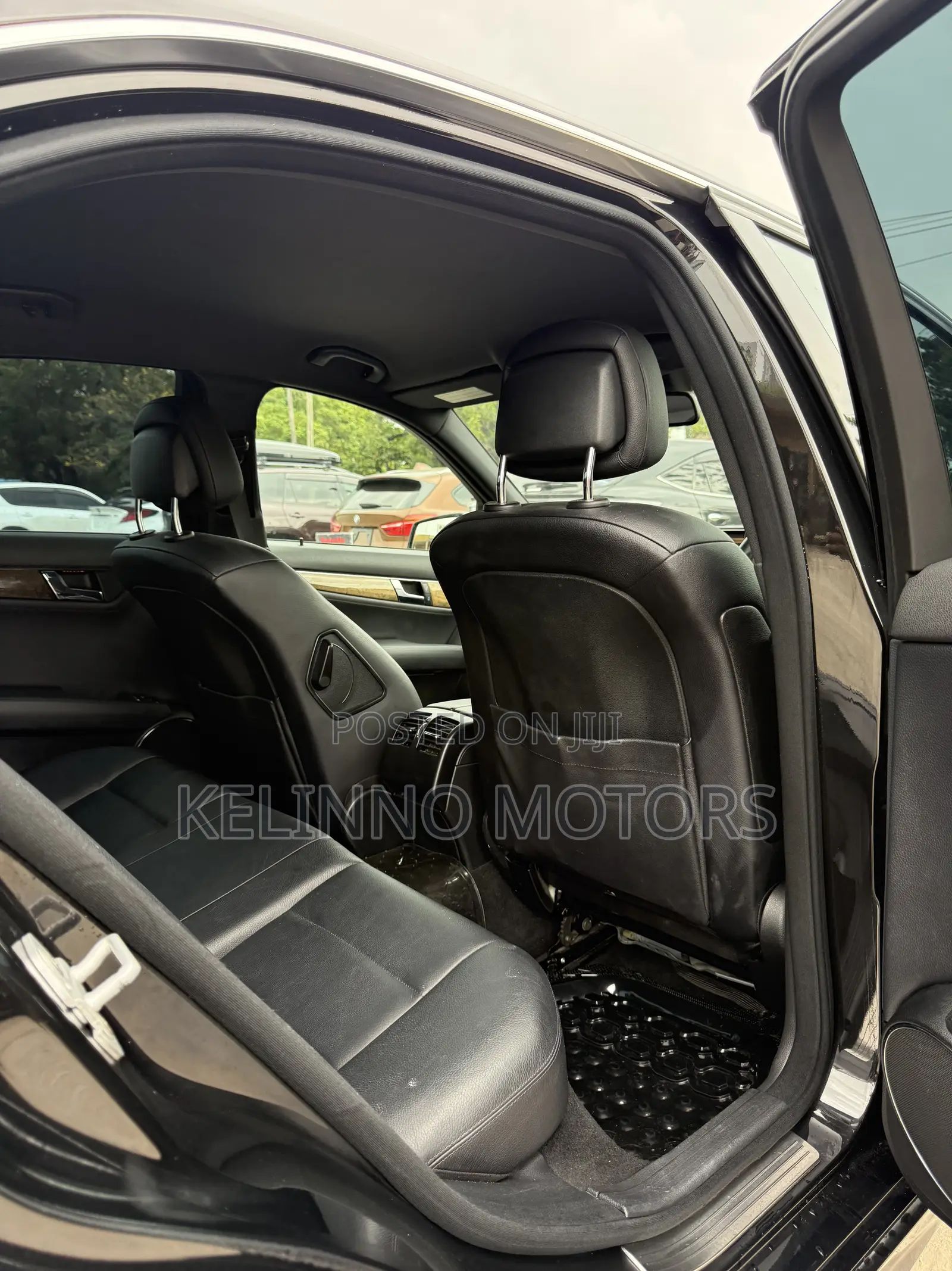 Mercedes-Benz C200 2009 Black