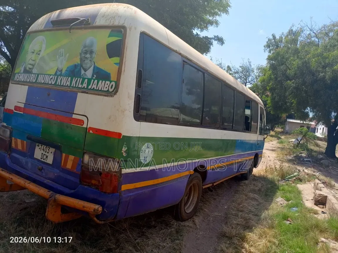 Toyota Coaster 2000 White