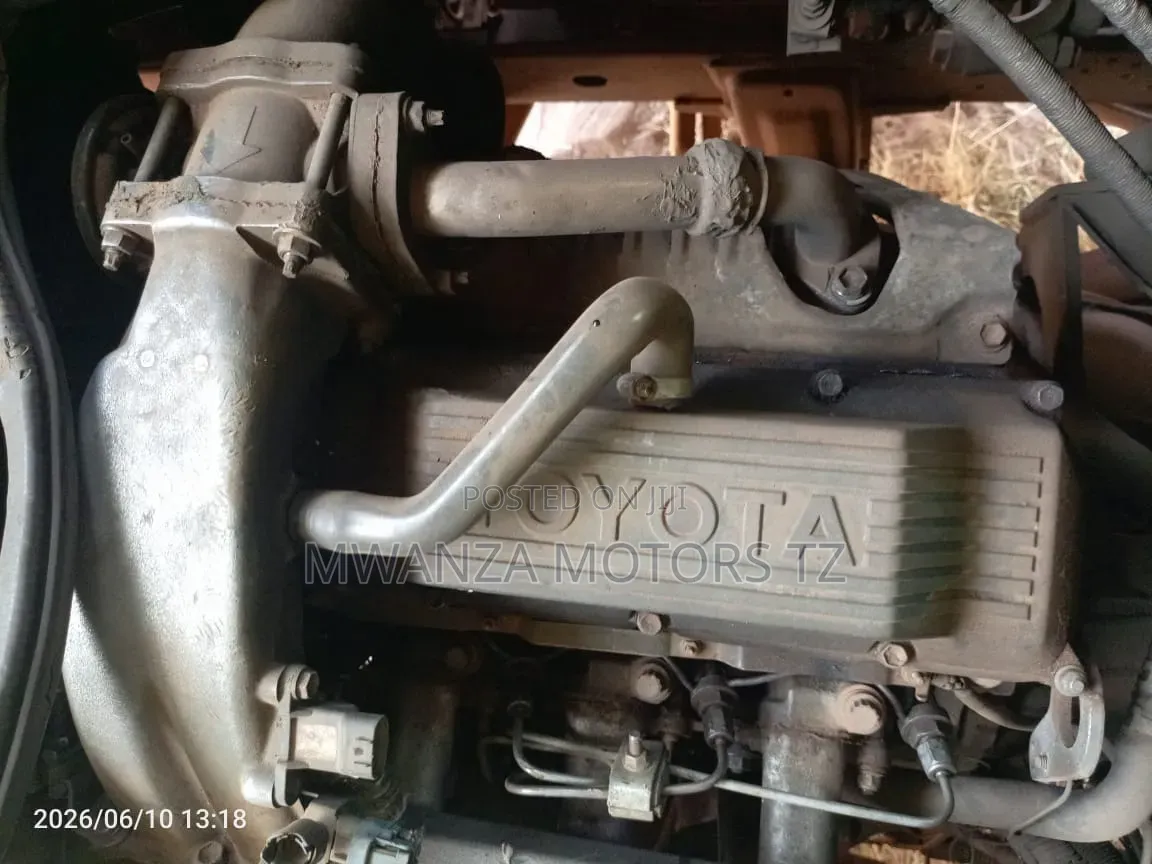 Toyota Coaster 2000 White