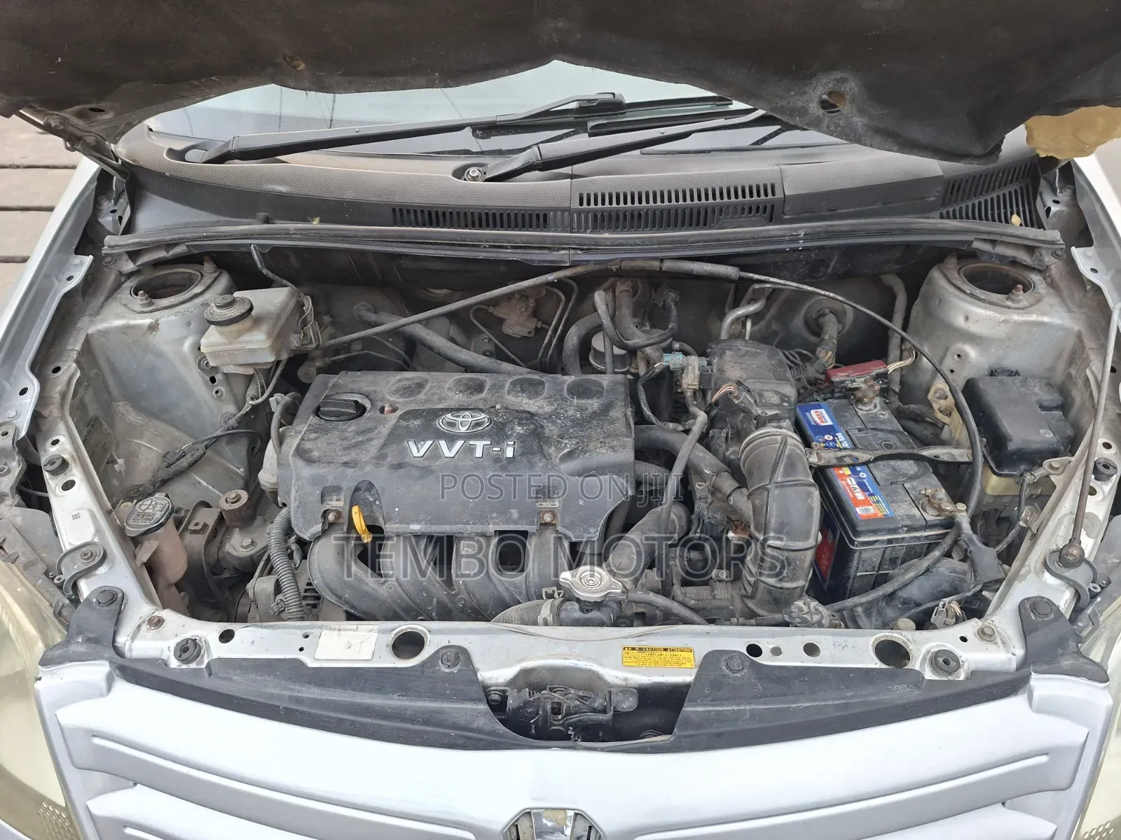 Toyota IST 2004 Silver
