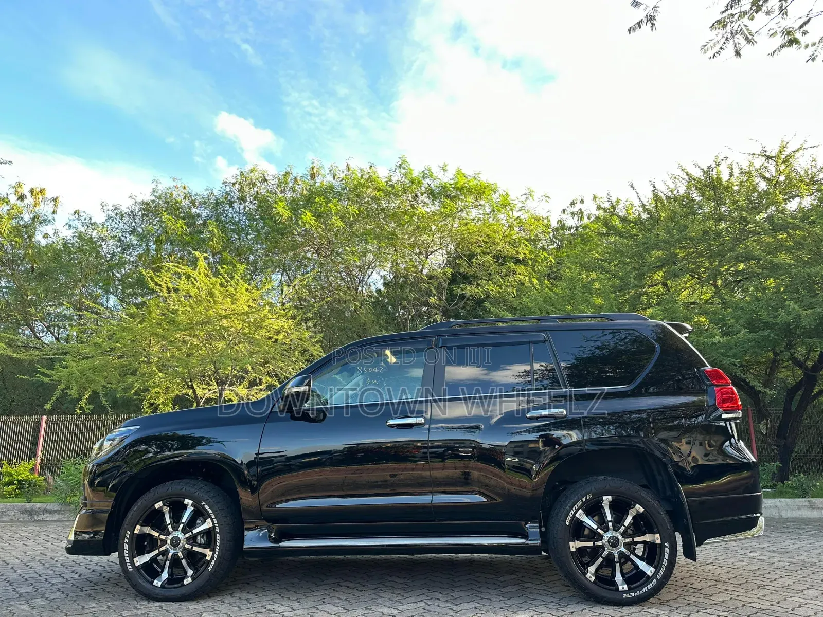 Toyota Land Cruiser 2023 Black