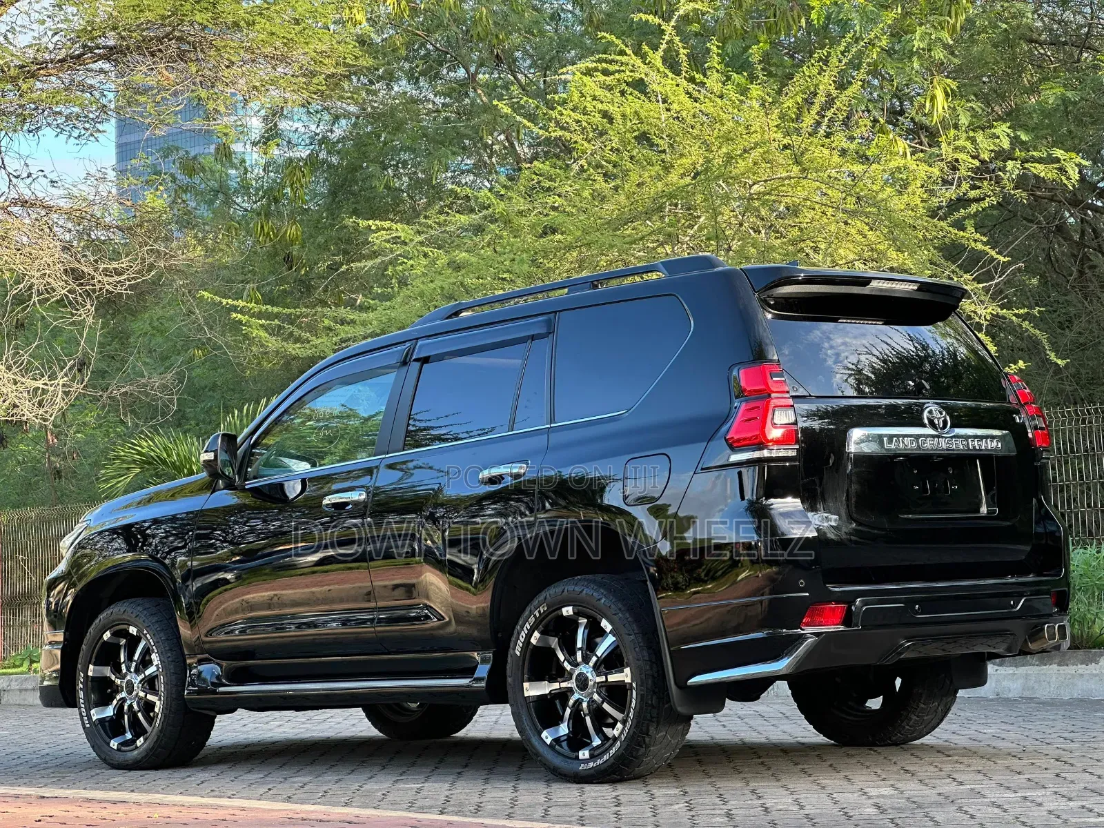 Toyota Land Cruiser 2023 Black