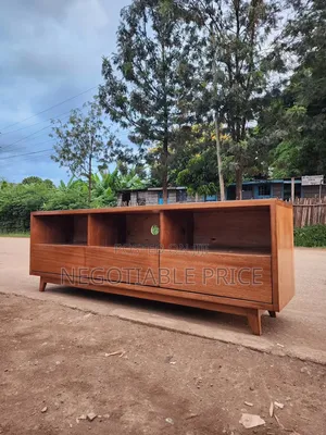 5 Star Tv and Media Console Table