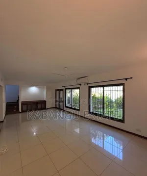 4bdrm Villa in Oysterbay for rent