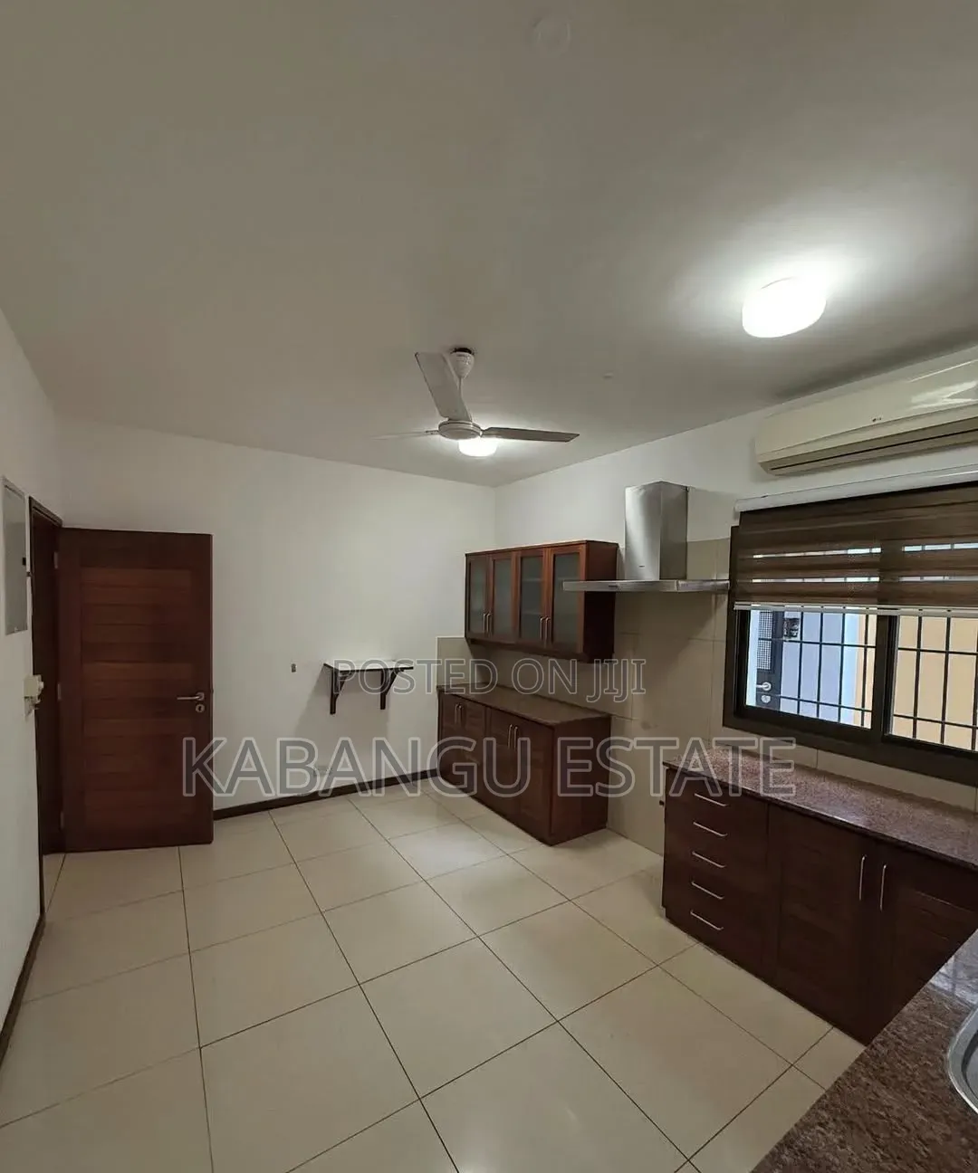 4bdrm Villa in Oysterbay for rent