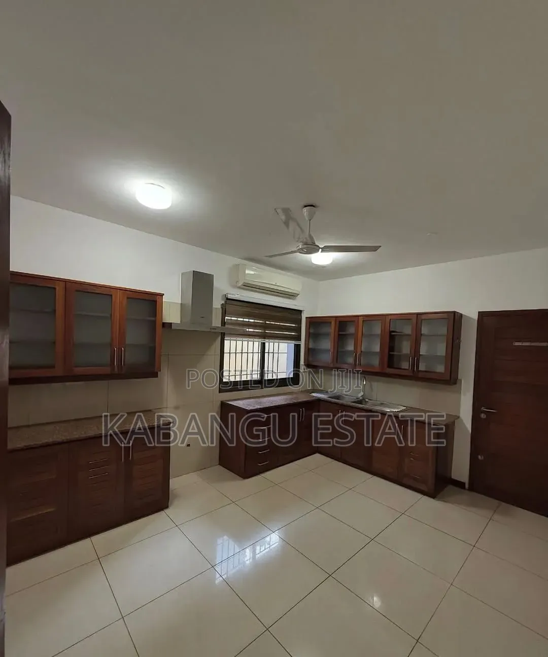 4bdrm Villa in Oysterbay for rent