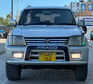 Toyota Land Cruiser Prado 2001 White