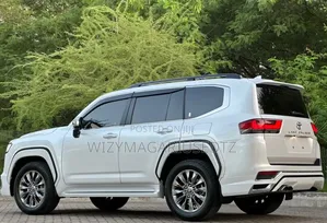 Toyota Land Cruiser 2024 Off white