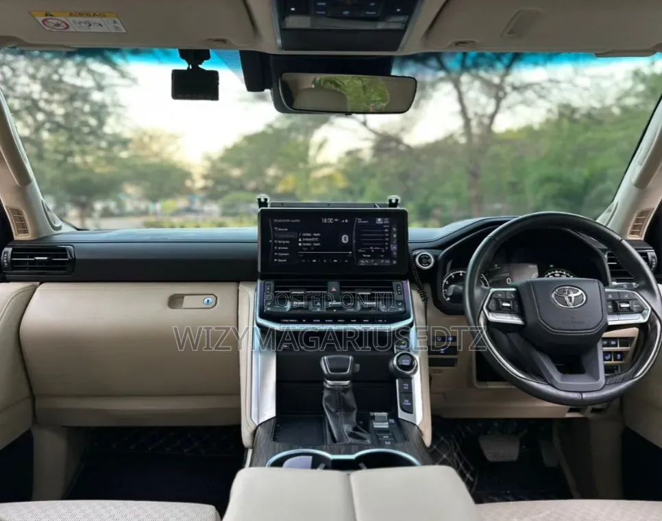 Toyota Land Cruiser 2024 Off white
