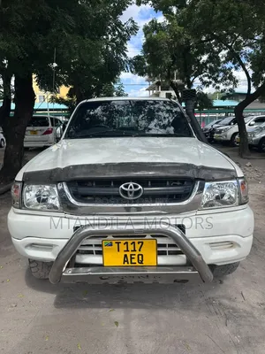 Toyota Hilux 2.5 Cab 2005 White