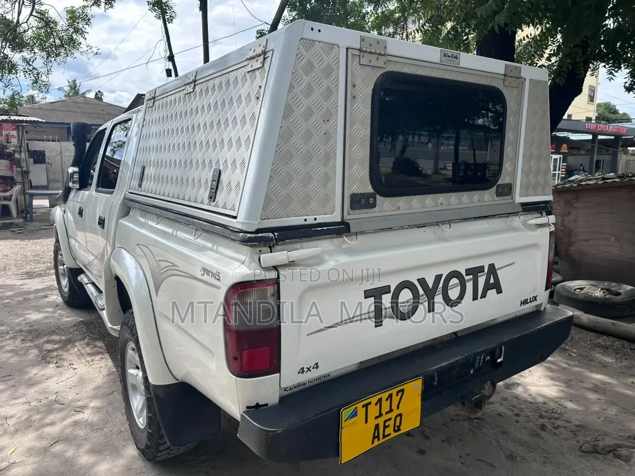 Toyota Hilux 2.5 Cab 2005 White