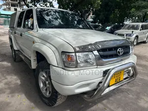 Toyota Hilux 2.5 Cab 2005 White