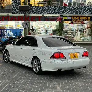 Toyota Crown 2006 White