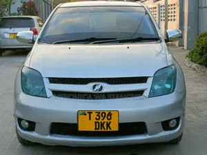 Toyota IST 2005