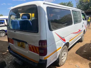 Toyota HiAce 2000 White