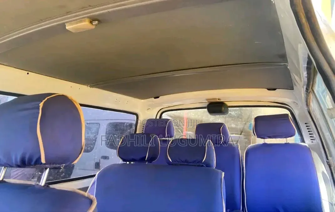 Toyota HiAce 2000 White